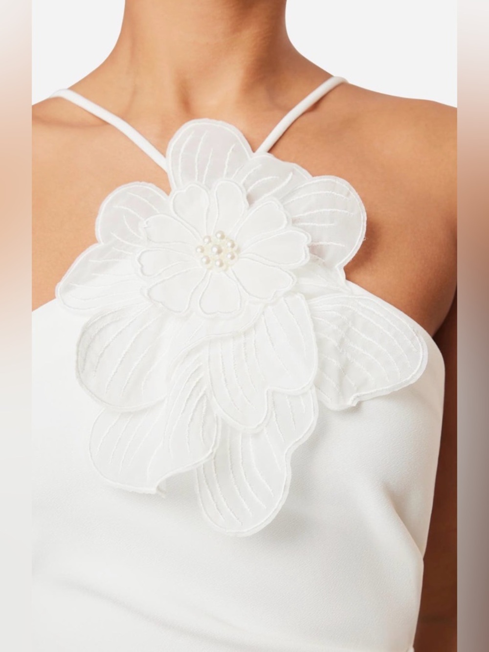 Elliatt Janelle Floral Appliqué Halter Neck Cocktail White Midi Dress Size Large - Picture 4 of 11